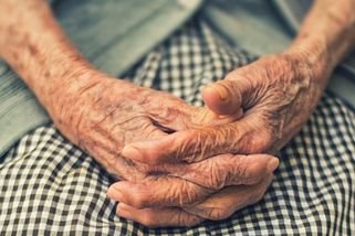 Proč se neustále obouvají do důchodců - Médium.cz